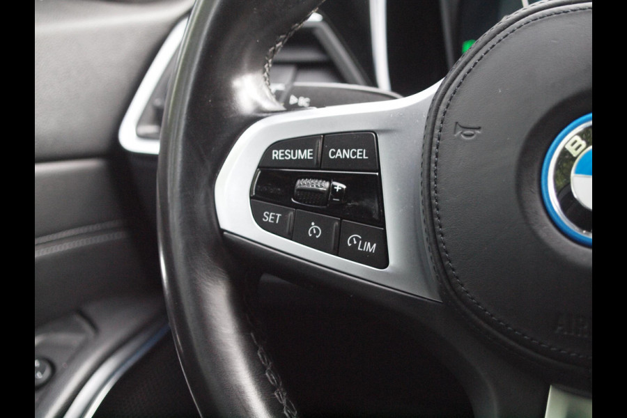 BMW 3 Serie Touring 320e Business Edition Plus | Apple Carplay | Laserlight | Parkeersensoren | Sfeerverlichting | Leer |