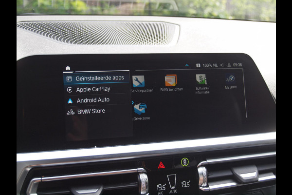 BMW 3 Serie Touring 320e Business Edition Plus | Apple Carplay | Laserlight | Parkeersensoren | Sfeerverlichting | Leer |
