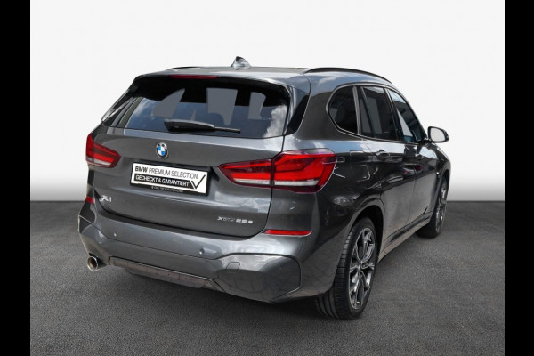 BMW X1 xDrive25e M-SPORT ** LED, NAVI+, HALF-LEDER, HiFi, TREKH, HuD, 19-inch LMV, ** 1e EIG - UNFALLFREI ** ** INFORMEER OOK NAAR ONZE AANTREKKELIJKE FINANCIAL-LEASE TARIEVEN **