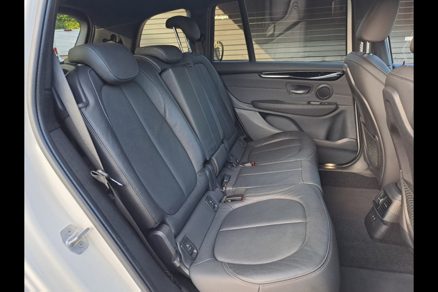 BMW 2 Serie Gran Tourer 218i 7p. High Executive | Leder | Trekhaak | M-pakket | Head-up | Camera | Stoelverwarming |