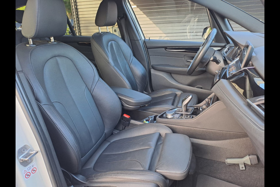BMW 2 Serie Gran Tourer 218i 7p. High Executive | Leder | Trekhaak | M-pakket | Head-up | Camera | Stoelverwarming |