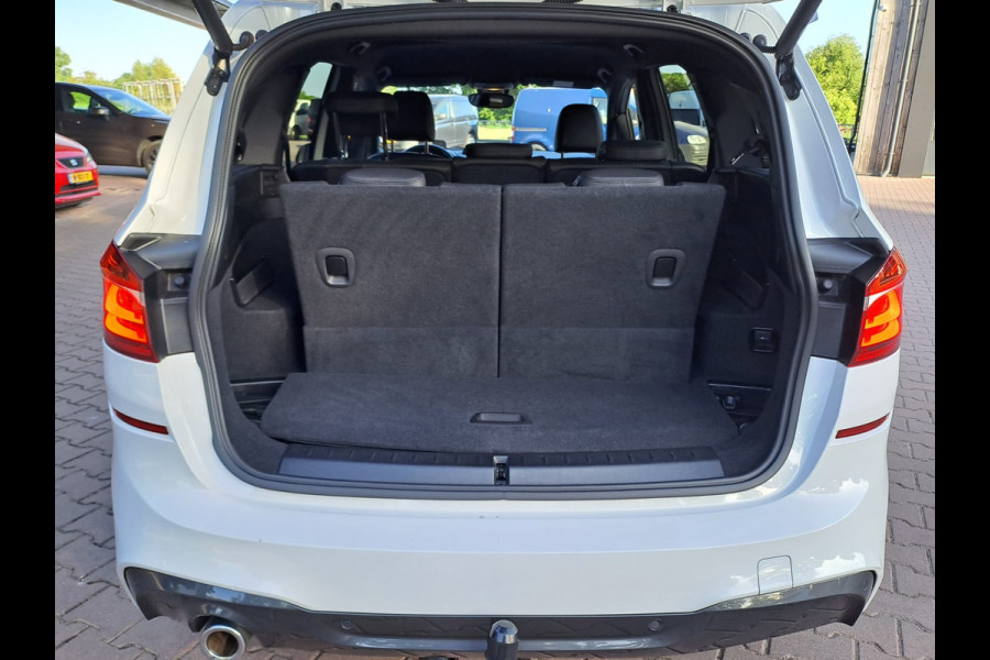 BMW 2 Serie Gran Tourer 218i 7p. High Executive | Leder | Trekhaak | M-pakket | Head-up | Camera | Stoelverwarming |