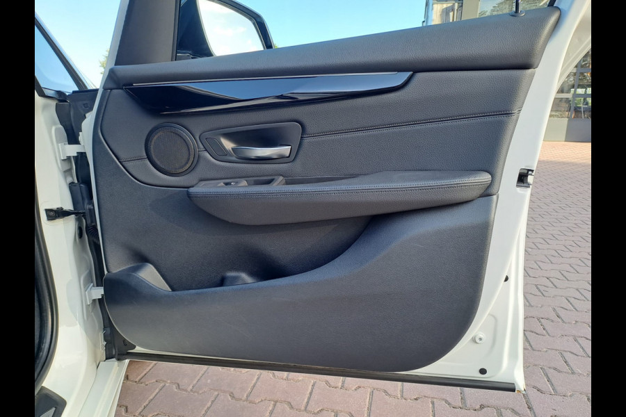 BMW 2 Serie Gran Tourer 218i 7p. High Executive | Leder | Trekhaak | M-pakket | Head-up | Camera | Stoelverwarming |