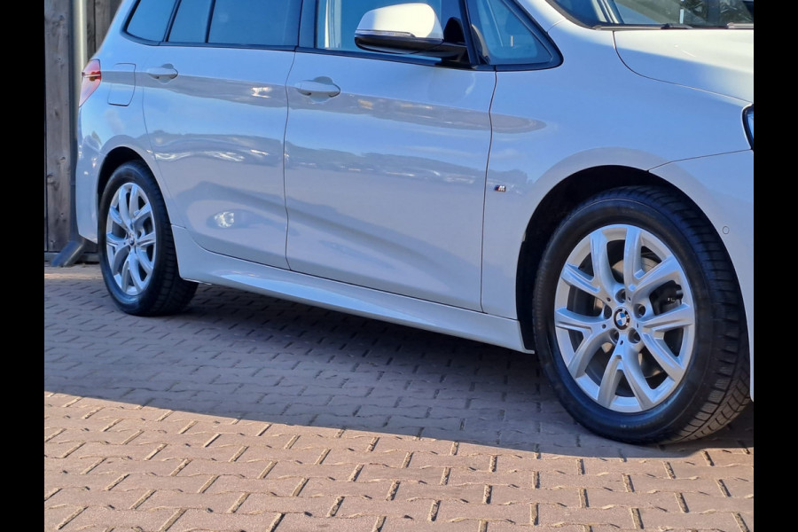 BMW 2 Serie Gran Tourer 218i 7p. High Executive | Leder | Trekhaak | M-pakket | Head-up | Camera | Stoelverwarming |