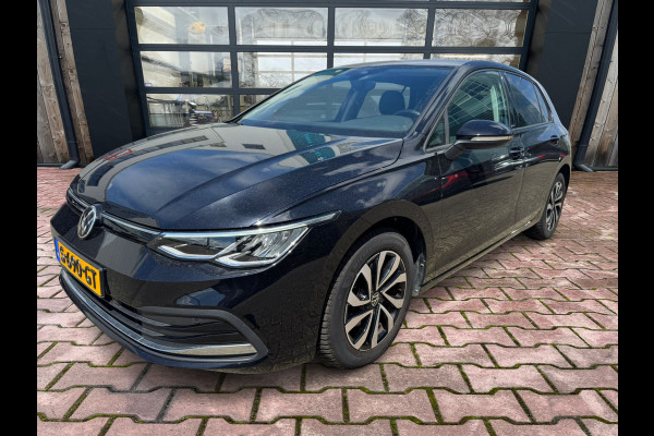 Volkswagen Golf 1.5 eTSI R-Line Business+ | LED | Trekhaak | All-seasons | ACC | Keyless | Stoelverwarming |