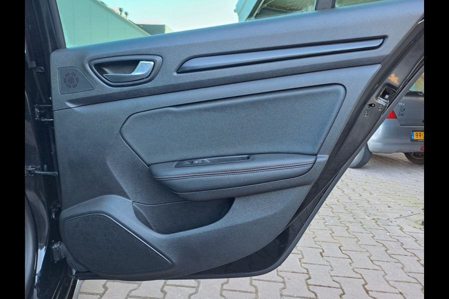 Renault MEGANE Estate 1.6 E-Tech Plug-In Hybrid 160 R.S. Line | Navi | Stoelverwarming | Trekhaak | HUD | ACC | LED |