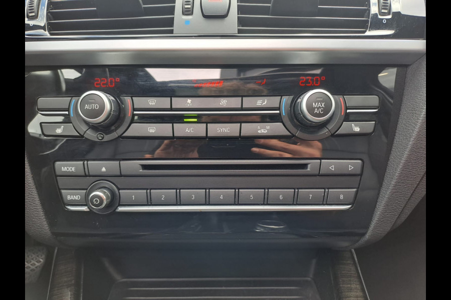 BMW X3 xDrive28i High Executive xLine Edition | Automaat | Trekhaak | Pano | Stoelverwarming | Leder |