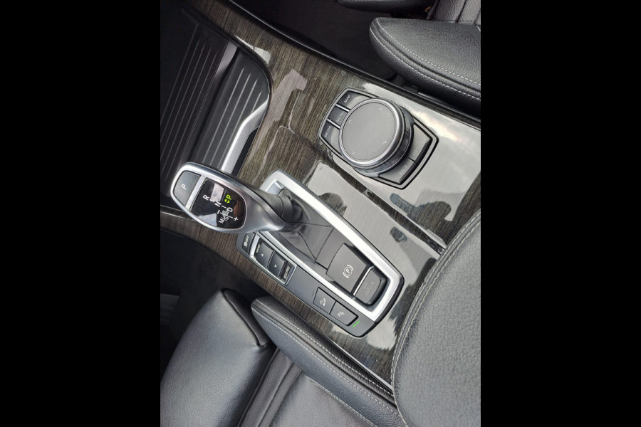 BMW X3 xDrive28i High Executive xLine Edition | Automaat | Trekhaak | Pano | Stoelverwarming | Leder |