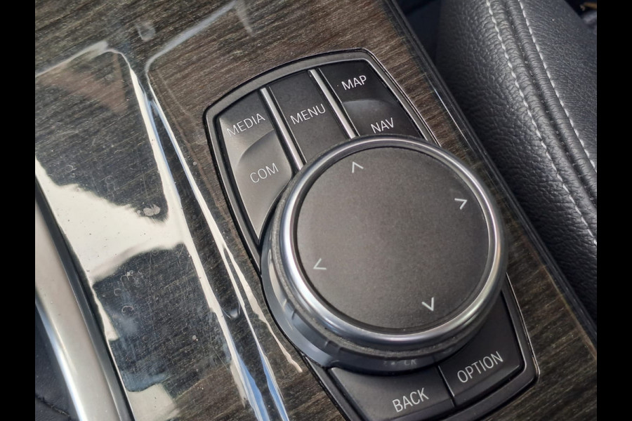BMW X3 xDrive28i High Executive xLine Edition | Automaat | Trekhaak | Pano | Stoelverwarming | Leder |