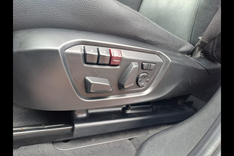 BMW X3 xDrive28i High Executive xLine Edition | Automaat | Trekhaak | Pano | Stoelverwarming | Leder |