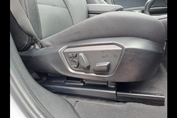 BMW X3 xDrive28i High Executive xLine Edition | Automaat | Trekhaak | Pano | Stoelverwarming | Leder |