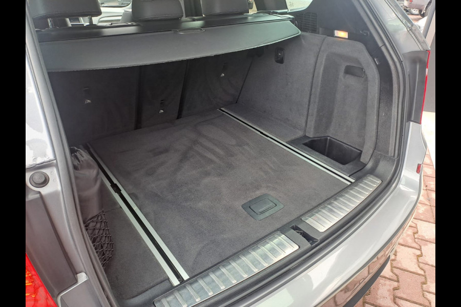BMW X3 xDrive28i High Executive xLine Edition | Automaat | Trekhaak | Pano | Stoelverwarming | Leder |