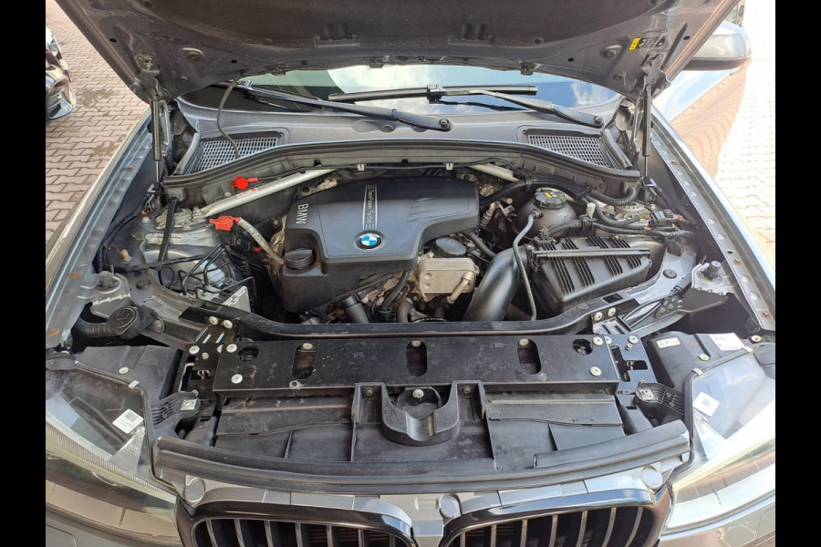 BMW X3 xDrive28i High Executive xLine Edition | Automaat | Trekhaak | Pano | Stoelverwarming | Leder |