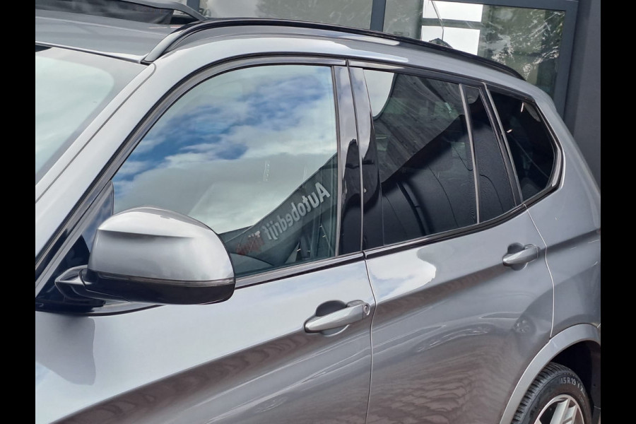 BMW X3 xDrive28i High Executive xLine Edition | Automaat | Trekhaak | Pano | Stoelverwarming | Leder |