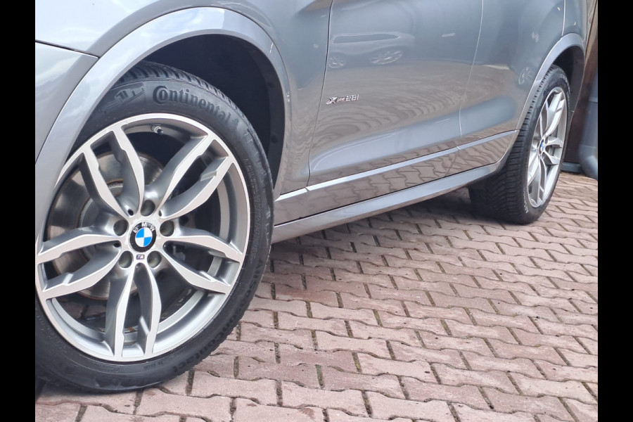 BMW X3 xDrive28i High Executive xLine Edition | Automaat | Trekhaak | Pano | Stoelverwarming | Leder |