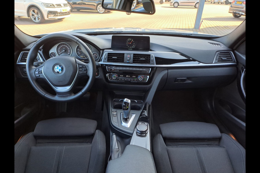 BMW 3 Serie Touring 318i Centennial Executive | Automaat | LED | Cruise | Navi | PDC | Sport Line | LMV |