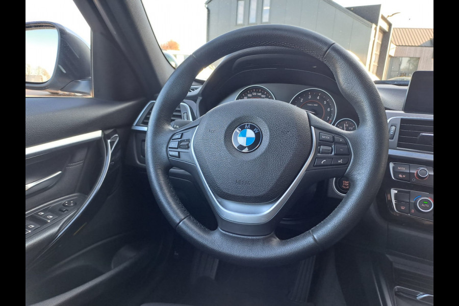 BMW 3 Serie Touring 318i Centennial Executive | Automaat | LED | Cruise | Navi | PDC | Sport Line | LMV |