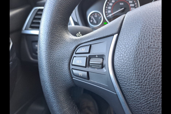 BMW 3 Serie Touring 318i Centennial Executive | Automaat | LED | Cruise | Navi | PDC | Sport Line | LMV |