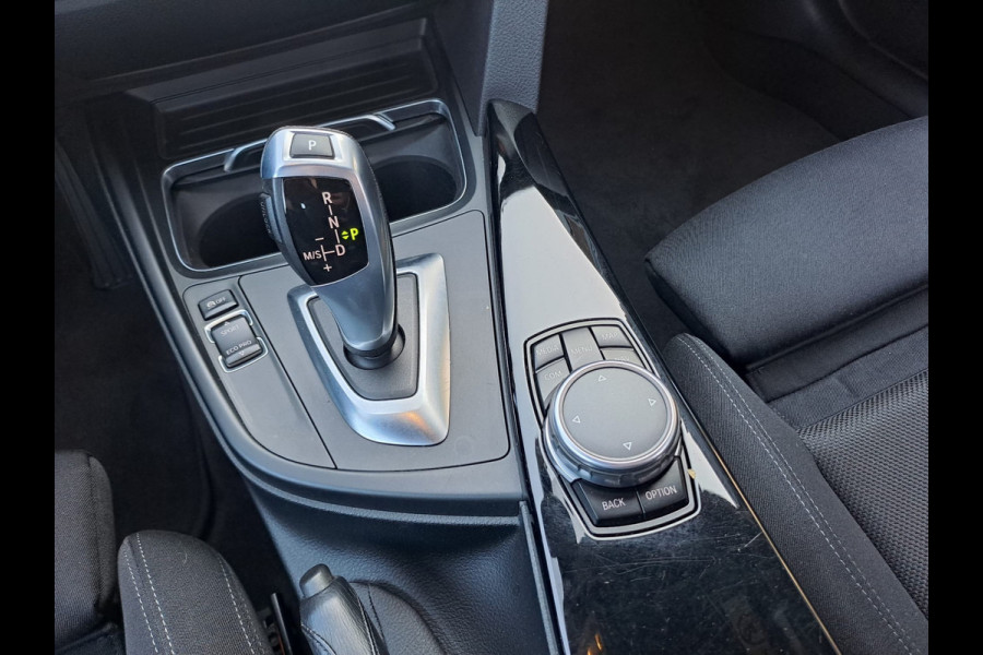 BMW 3 Serie Touring 318i Centennial Executive | Automaat | LED | Cruise | Navi | PDC | Sport Line | LMV |