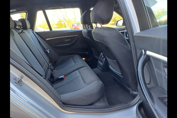 BMW 3 Serie Touring 318i Centennial Executive | Automaat | LED | Cruise | Navi | PDC | Sport Line | LMV |