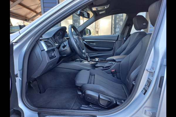 BMW 3 Serie Touring 318i Centennial Executive | Automaat | LED | Cruise | Navi | PDC | Sport Line | LMV |