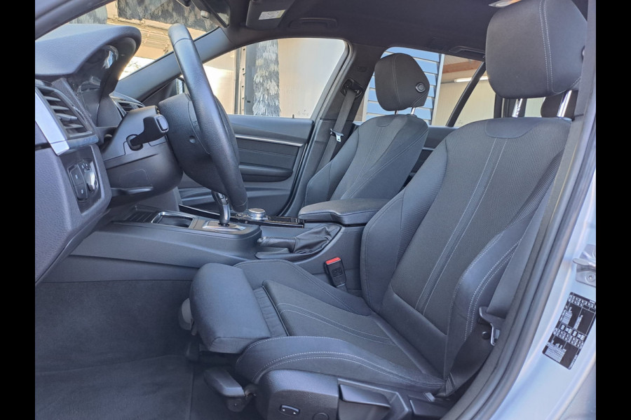 BMW 3 Serie Touring 318i Centennial Executive | Automaat | LED | Cruise | Navi | PDC | Sport Line | LMV |