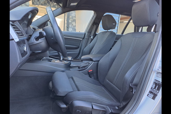 BMW 3 Serie Touring 318i Centennial Executive | Automaat | LED | Cruise | Navi | PDC | Sport Line | LMV |