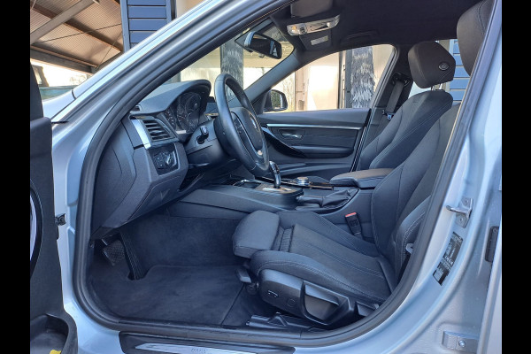 BMW 3 Serie Touring 318i Centennial Executive | Automaat | LED | Cruise | Navi | PDC | Sport Line | LMV |