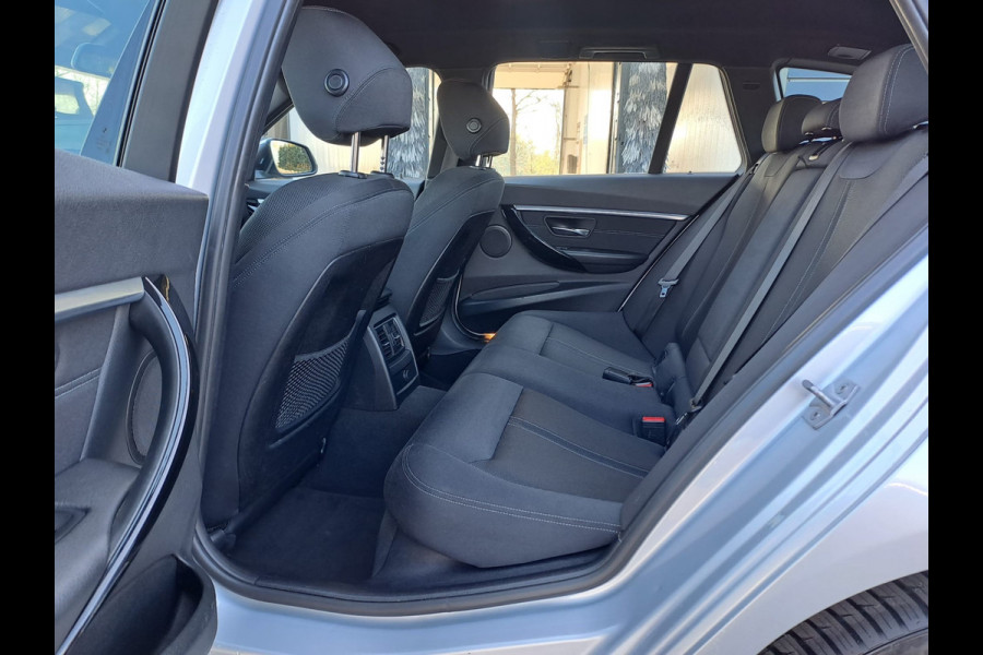 BMW 3 Serie Touring 318i Centennial Executive | Automaat | LED | Cruise | Navi | PDC | Sport Line | LMV |