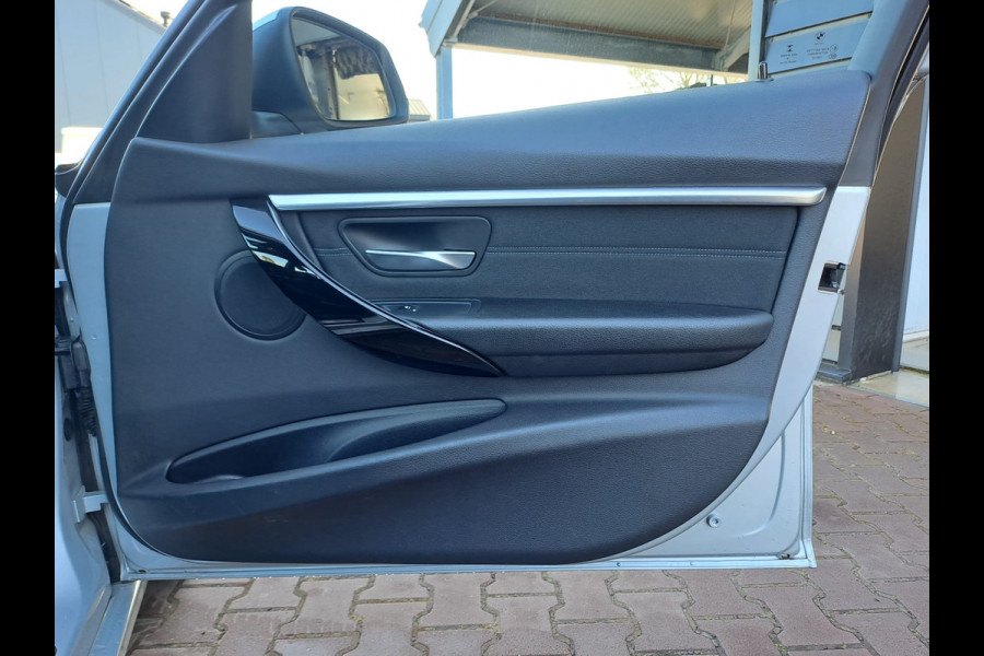 BMW 3 Serie Touring 318i Centennial Executive | Automaat | LED | Cruise | Navi | PDC | Sport Line | LMV |