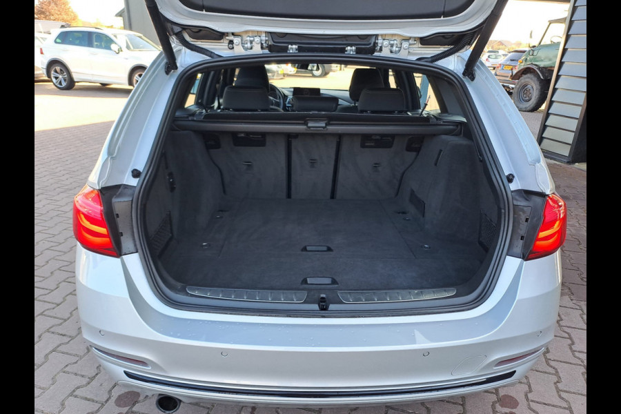 BMW 3 Serie Touring 318i Centennial Executive | Automaat | LED | Cruise | Navi | PDC | Sport Line | LMV |