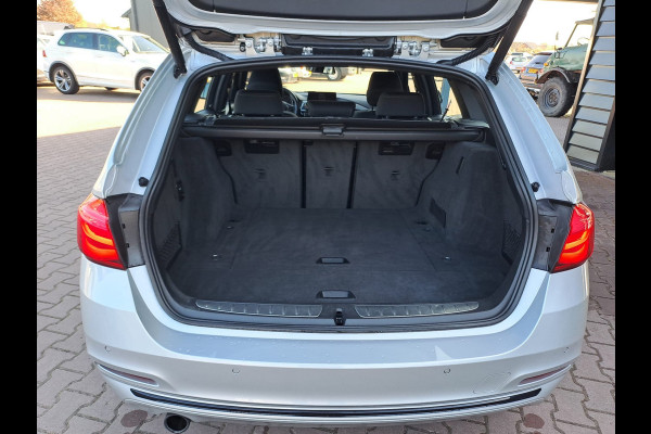 BMW 3 Serie Touring 318i Centennial Executive | Automaat | LED | Cruise | Navi | PDC | Sport Line | LMV |