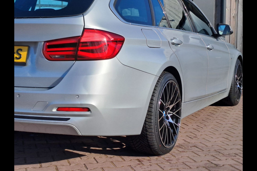 BMW 3 Serie Touring 318i Centennial Executive | Automaat | LED | Cruise | Navi | PDC | Sport Line | LMV |