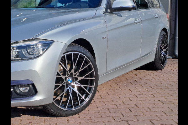 BMW 3 Serie Touring 318i Centennial Executive | Automaat | LED | Cruise | Navi | PDC | Sport Line | LMV |