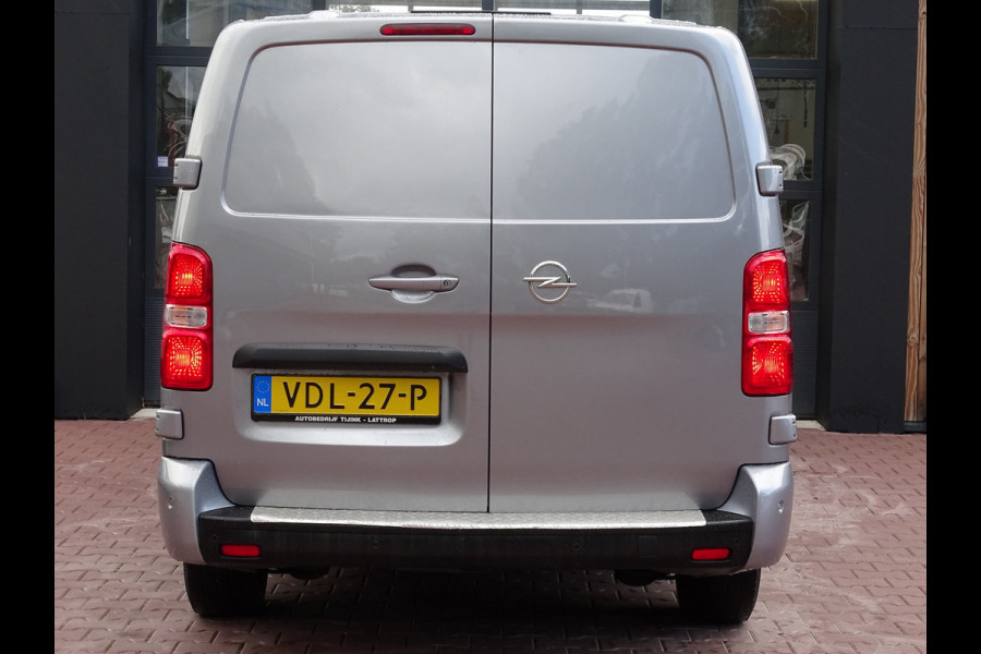 Opel Vivaro 2.0 CDTI L3H1 DC Edition | Airco | Navigatie | Achteruitrijcamera | 6 Persoons | Nieuw model |