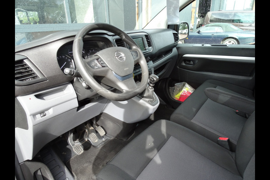 Opel Vivaro 2.0 CDTI L3H1 DC Edition | Airco | Navigatie | Achteruitrijcamera | 6 Persoons | Nieuw model |