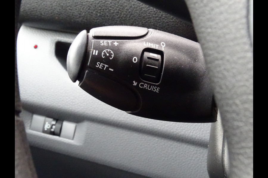 Opel Vivaro 2.0 CDTI L3H1 DC Edition | Airco | Navigatie | Achteruitrijcamera | 6 Persoons | Nieuw model |