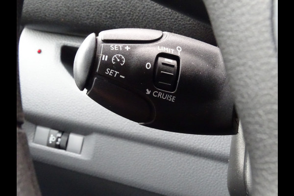 Opel Vivaro 2.0 CDTI L3H1 DC Edition | Airco | Navigatie | Achteruitrijcamera | 6 Persoons | Nieuw model |