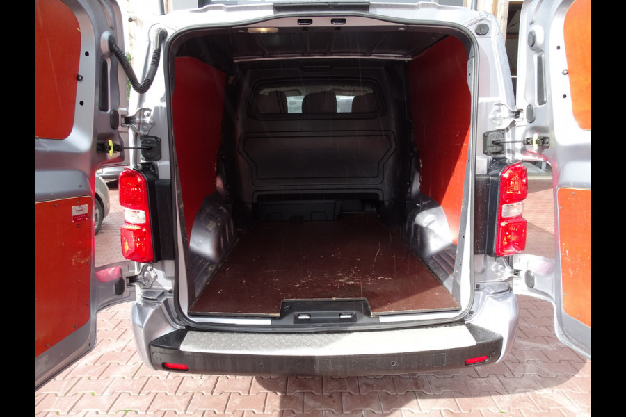 Opel Vivaro 2.0 CDTI L3H1 DC Edition | Airco | Navigatie | Achteruitrijcamera | 6 Persoons | Nieuw model |