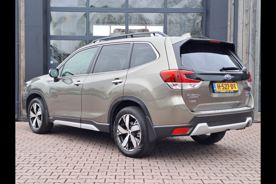 Subaru Forester 2.0i e-BOXER First Edition AWD | Trekhaak | Pano | All-seasons | Leder | LMV 18" | Camera | Dealer onderhouden |
