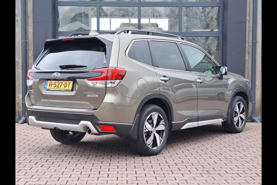 Subaru Forester 2.0i e-BOXER First Edition AWD | Trekhaak | Pano | All-seasons | Leder | LMV 18" | Camera | Dealer onderhouden |