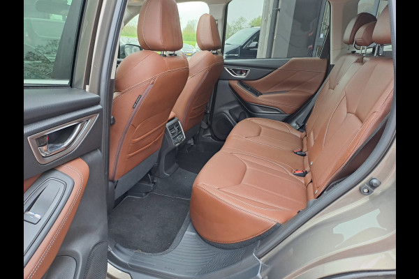 Subaru Forester 2.0i e-BOXER First Edition AWD | Trekhaak | Pano | All-seasons | Leder | LMV 18" | Camera | Dealer onderhouden |