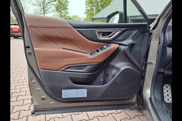 Subaru Forester 2.0i e-BOXER First Edition AWD | Trekhaak | Pano | All-seasons | Leder | LMV 18" | Camera | Dealer onderhouden |