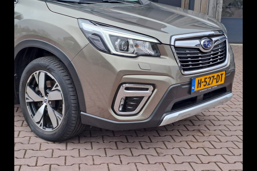 Subaru Forester 2.0i e-BOXER First Edition AWD | Trekhaak | Pano | All-seasons | Leder | LMV 18" | Camera | Dealer onderhouden |