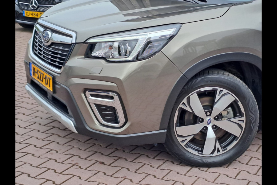 Subaru Forester 2.0i e-BOXER First Edition AWD | Trekhaak | Pano | All-seasons | Leder | LMV 18" | Camera | Dealer onderhouden |