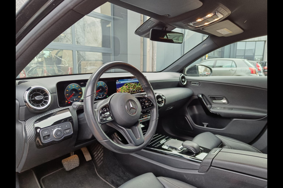 Mercedes-Benz A-Klasse 200 Business Solution Plus Upgrade | Wide Screen | Navi | Stoelverw. | LED/Xenon | Camera |