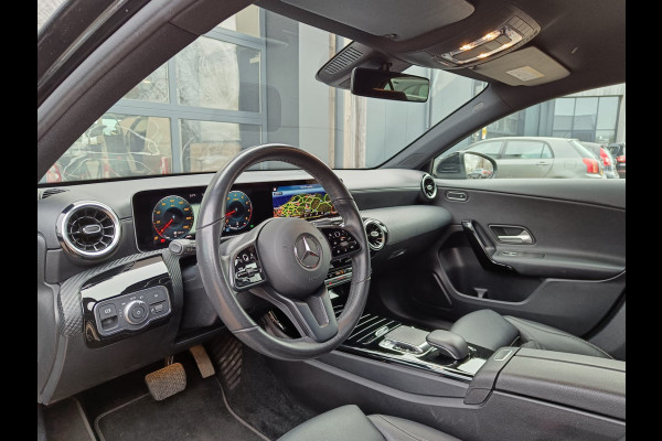 Mercedes-Benz A-Klasse 200 Business Solution Plus Upgrade | Wide Screen | Navi | Stoelverw. | LED/Xenon | Camera |