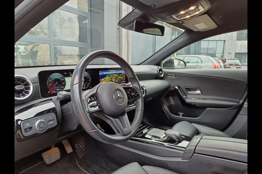 Mercedes-Benz A-Klasse 200 Business Solution Plus Upgrade | Wide Screen | Navi | Stoelverw. | LED/Xenon | Camera |