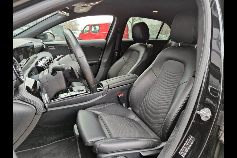 Mercedes-Benz A-Klasse 200 Business Solution Plus Upgrade | Wide Screen | Navi | Stoelverw. | LED/Xenon | Camera |