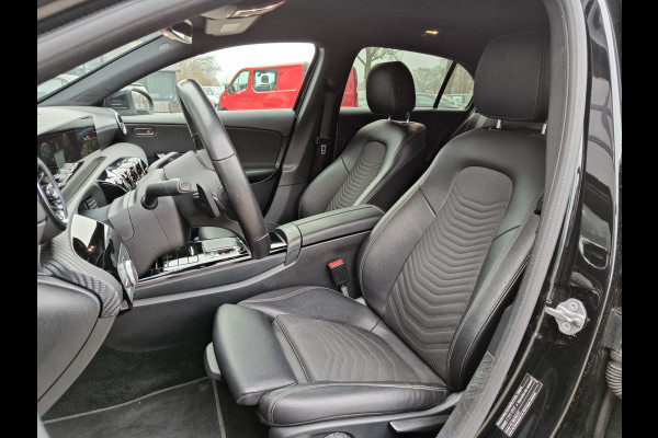Mercedes-Benz A-Klasse 200 Business Solution Plus Upgrade | Wide Screen | Navi | Stoelverw. | LED/Xenon | Camera |